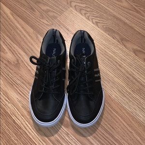 Nautica boys shoes size 1